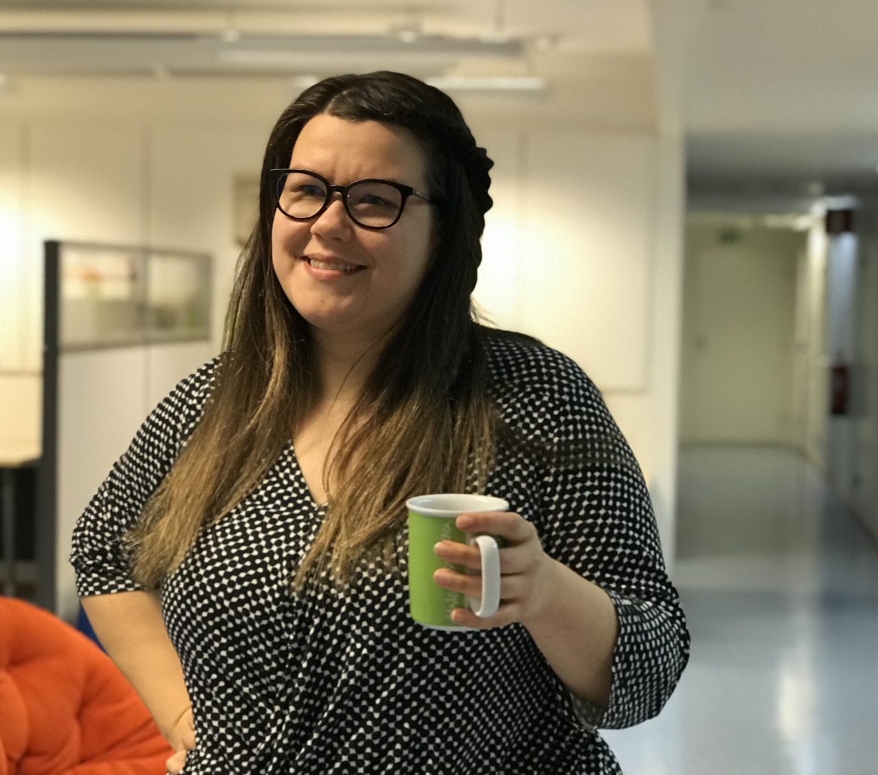 Sini Kivistö vastaa Soilfoodilla työtyyväisyydestä sekä -hyvinvoinnista.